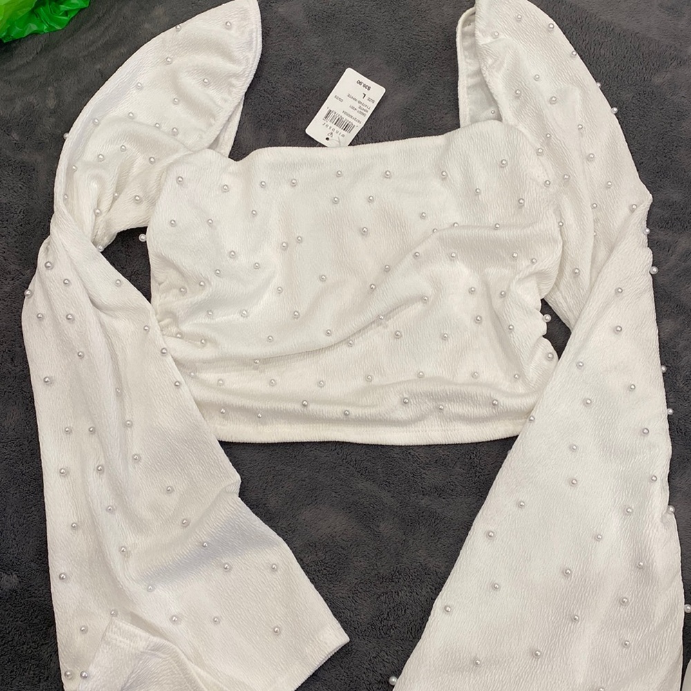 New Windsor top white size large
